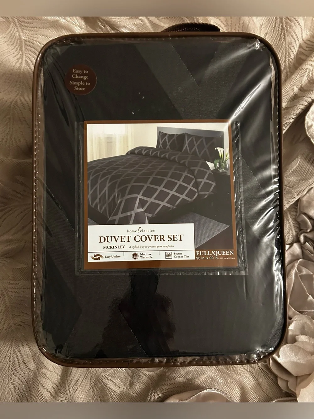 McKinley Queen Duvet Cover Set in black & Charcoal Gray, 2 shams